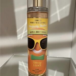 Bath & Body Works Merry Cookie Fragrance Mist - Orange & Gold